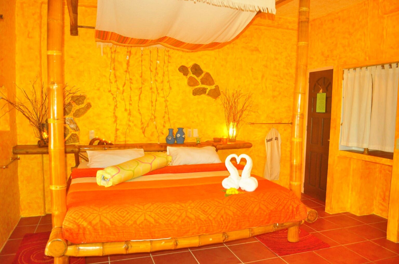 Premium Rooms near Chocolate Island, Malapscua